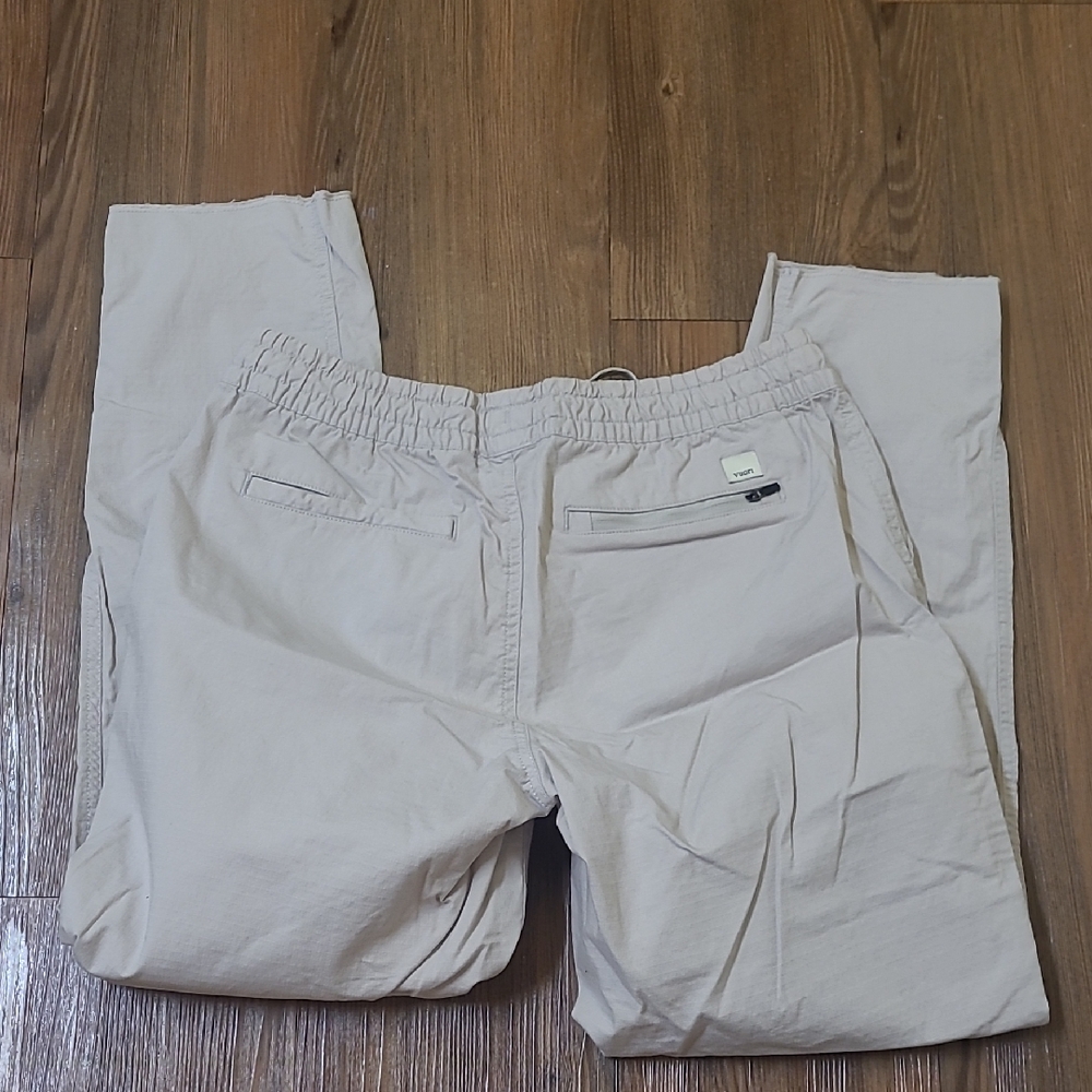 Vuori women's Light Tan Chinos used good condition.